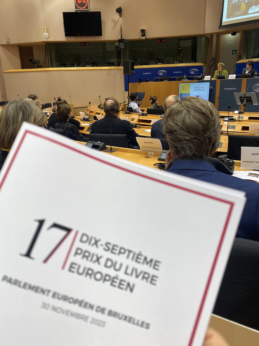 SCHIEDER's tweet photo. Der europäische Buchpreis wurde heute im EP an Robert #Menasse für „Die Erweiterung“ verliehen. Seine Rede ist ein flammender Appell für die europäische, nach-nationale Demokratie und gegen den wachsenden Nationalismus und die Dummheit. https://t.co/EKNegnttf3