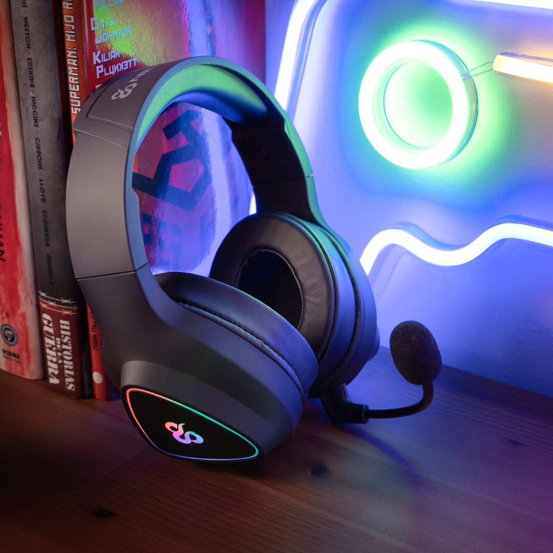 Newskillgaming's tweet photo. Life without cables 😎
Life with Seth headphones 💙 https://t.co/Q1GF5rzaJJ