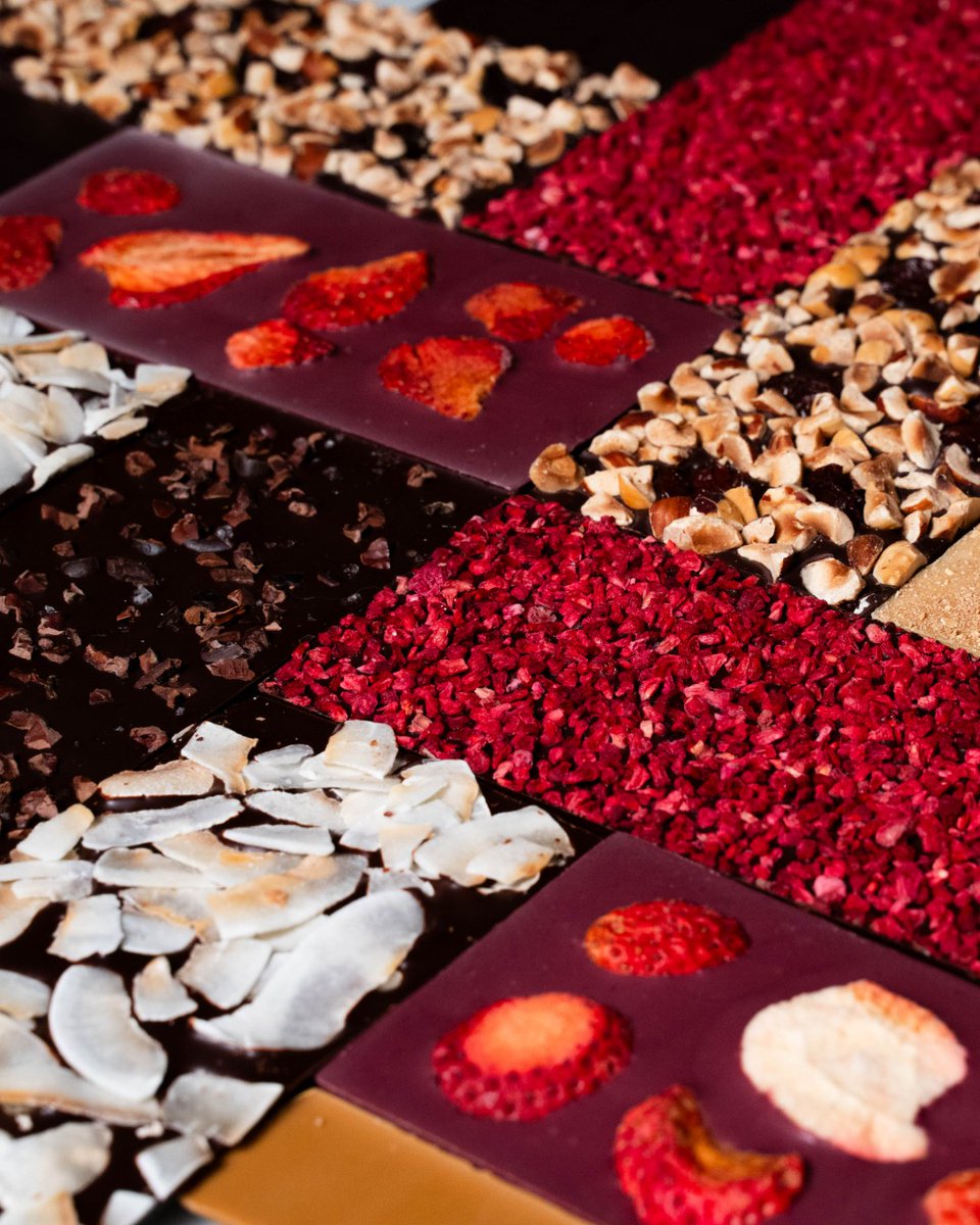 What's a chocolate lover's ❤️ favorite place to travel solo? ✈️🌍 

Bars-alone-a! 🍫🇪🇸🍫🇪🇸🍫 Dad jokes aside, get your Holiday presents now! 

#ChocolateLovers #TravelSolo #HolidayPresents #StockingStuffer #ChocolateBars #WorldTravel #Chocolate