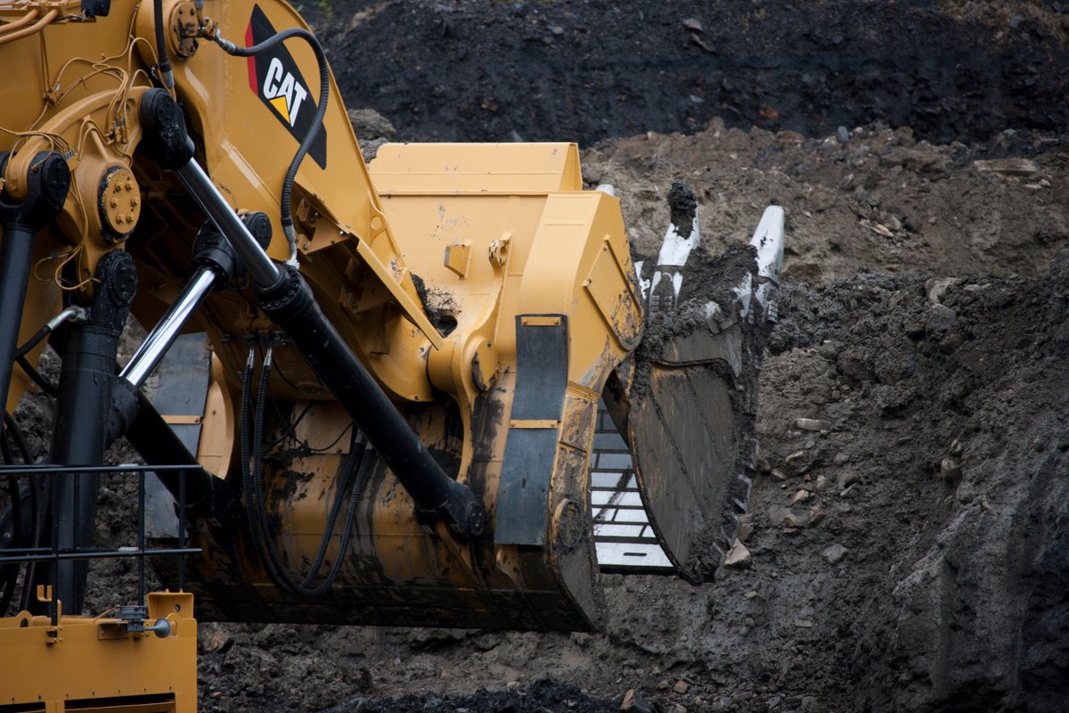 FinningNews's tweet photo. Today, we are heading back to 2012 when we are on site with @Hargreaves and their Cat® 6030 😲 Look at the size of it! 

#CaterpillarEquipment #TogetherForGenerations #Cat6030 #Finning https://t.co/ZlARvEvh0h