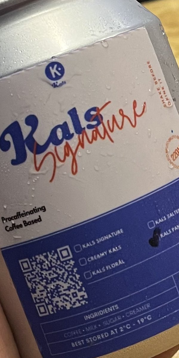 ciaobelaaa's tweet photo. @miftakhair @yoenata @FessPonti iye menjamur ya karna itu cuma konsep calf dan die udh ade puluhan cabang yg tersebar. ini kate kau common design? wkwk kocak font, warna bahkan nama varian pun same. https://t.co/hrFd9mCc0T