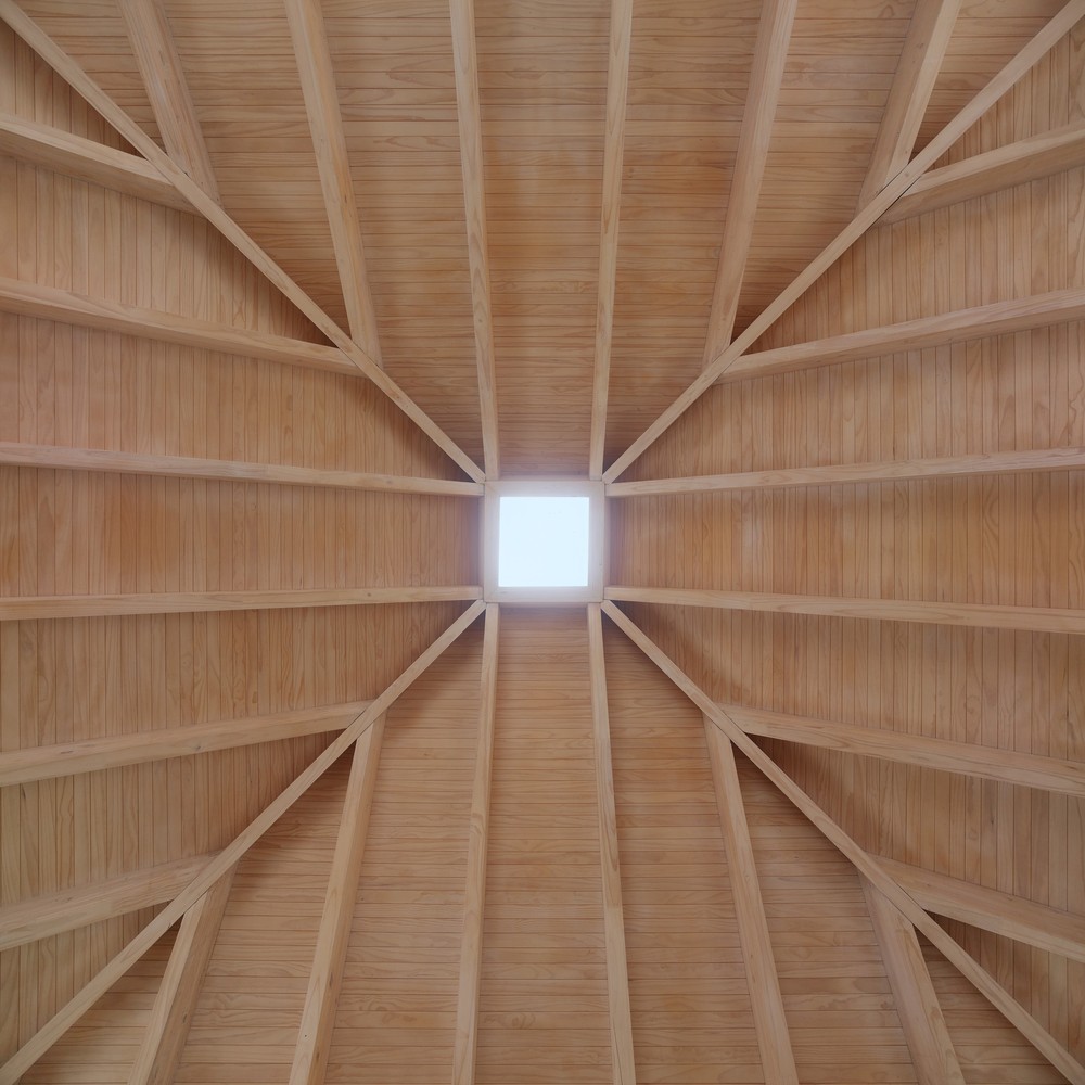 CASA EN EL PEUMO 👉 ow.ly/Xtlb50QcA8q

#Arquitectura  Cristián Izquierdo Lehmann 📸 Roland Halbe #Arquitecturademadera #MaderayConstrucción