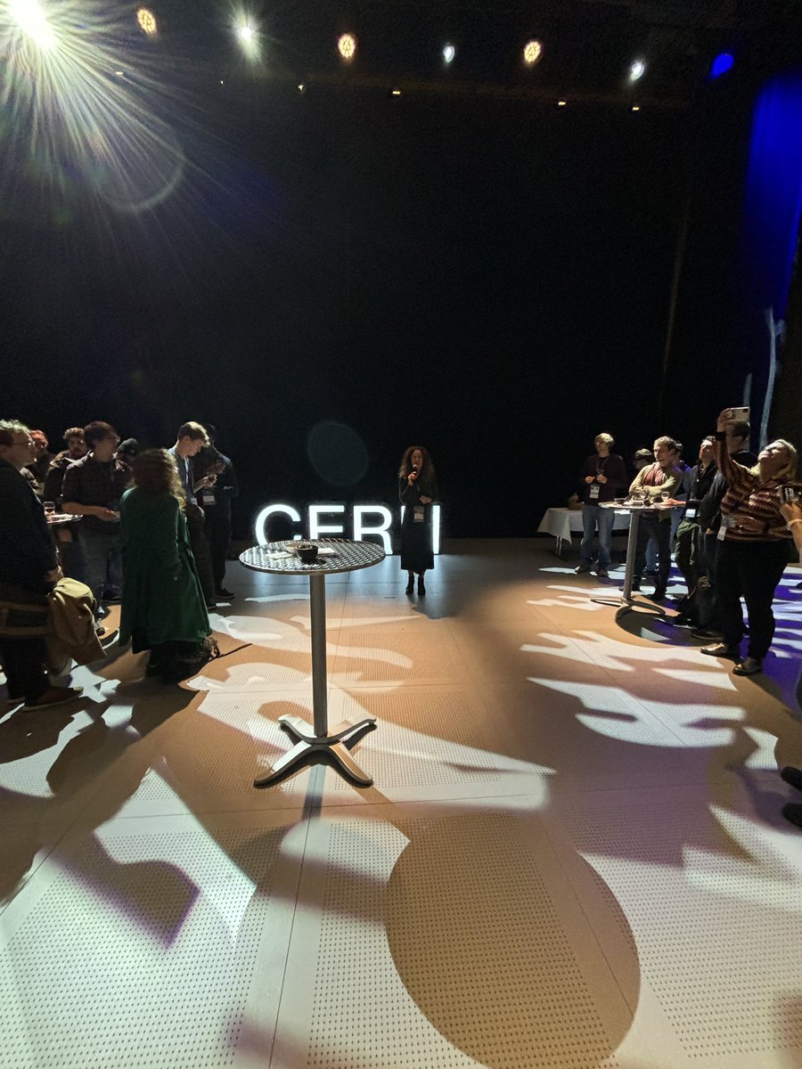 vfhernandes's tweet photo. As a physicist, I’ve always wanted to visit @CERN. Last week at QTML2023, I finally got the chance. It was an incredible experience - met old and new friends, learned a lot, and got ideas for future projects. Huge thanks to the organizers @CERNquantum. https://t.co/7nGkyOQwJR