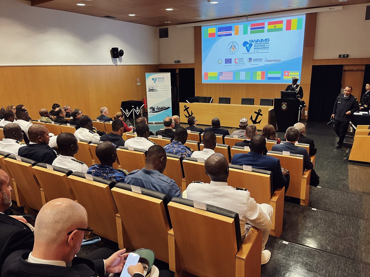 Comissão Europeia em Portugal (@ce_ptrep) on Twitter photo 🇪🇺🇵🇹A Representante da <a href="/EU_Commission/">European Commission</a>, <a href="/sms_eur/">Sofia Moreira de Sousa</a>, participou na entrega de diplomas do curso do <a href="/SWAIMSProject/">SWAIMS: Supp't 2 #WestAfrica Int #MaritimeSecurity</a> - um programa apoiado pela UE para promover segurança marítima no #GolfoDaGuiné, melhor capacidade de resposta operacional e mais sinergias na região👏 #JuntosMaisFortes 🇪🇺🇵🇹A Representante da <a href="/EU_Commission/">European Commission</a>, <a href="/sms_eur/">Sofia Moreira de Sousa</a>, participou na entrega de diplomas do curso do <a href="/SWAIMSProject/">SWAIMS: Supp't 2 #WestAfrica Int #MaritimeSecurity</a> - um programa apoiado pela UE para promover segurança marítima no #GolfoDaGuiné, melhor capacidade de resposta operacional e mais sinergias na região👏 #JuntosMaisFortes