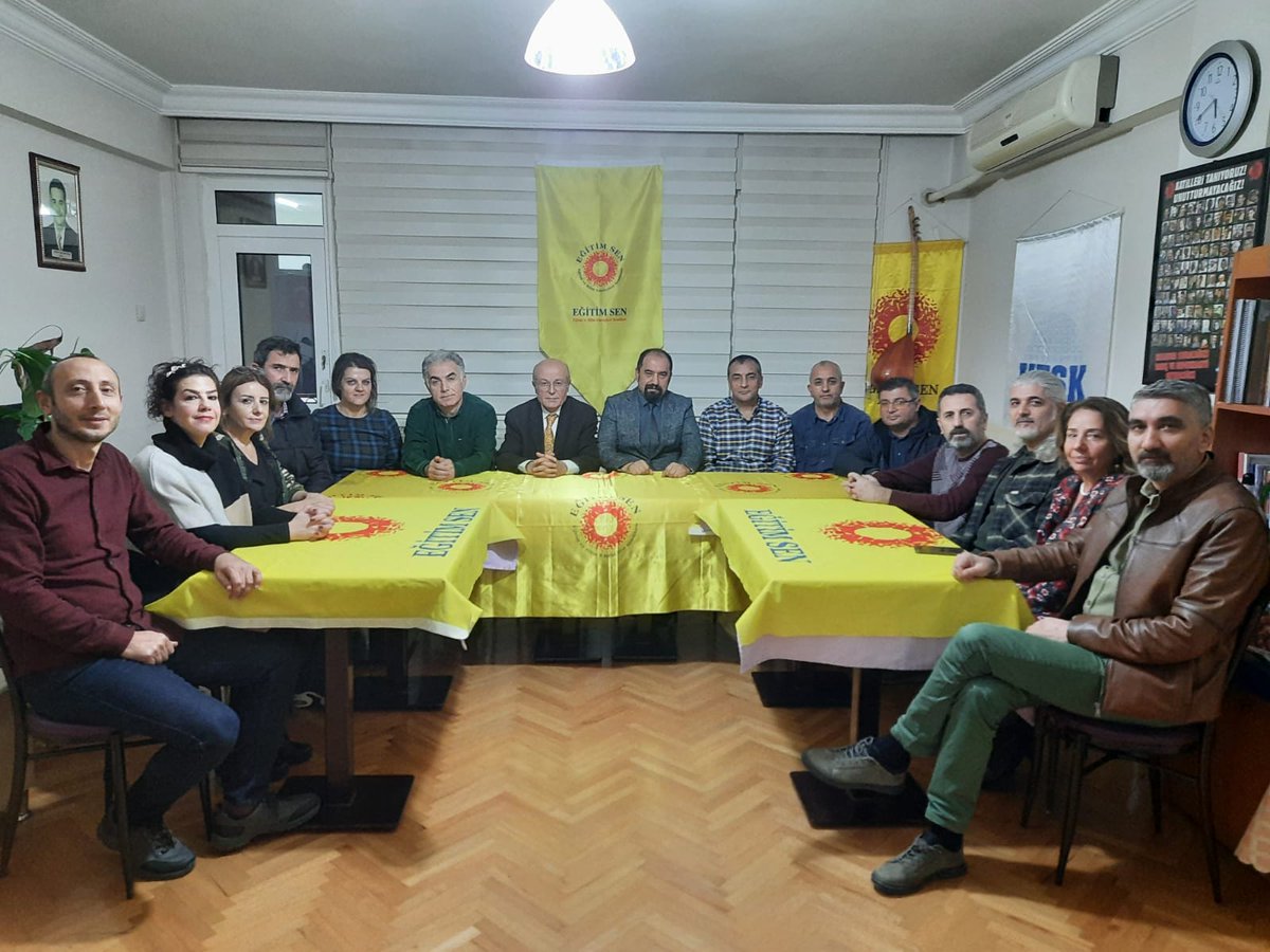 Yürütme, Denetleme, Disiplin Kurulları devir teslim toplantısı yapıldı.
Yeni görev  alan arkadaşlarımıza kolaylıklar diliyoruz.
Hep birlikte daha yaşanabilir bir dünya için.
Yaşasın Örgütlü Mücadelemiz