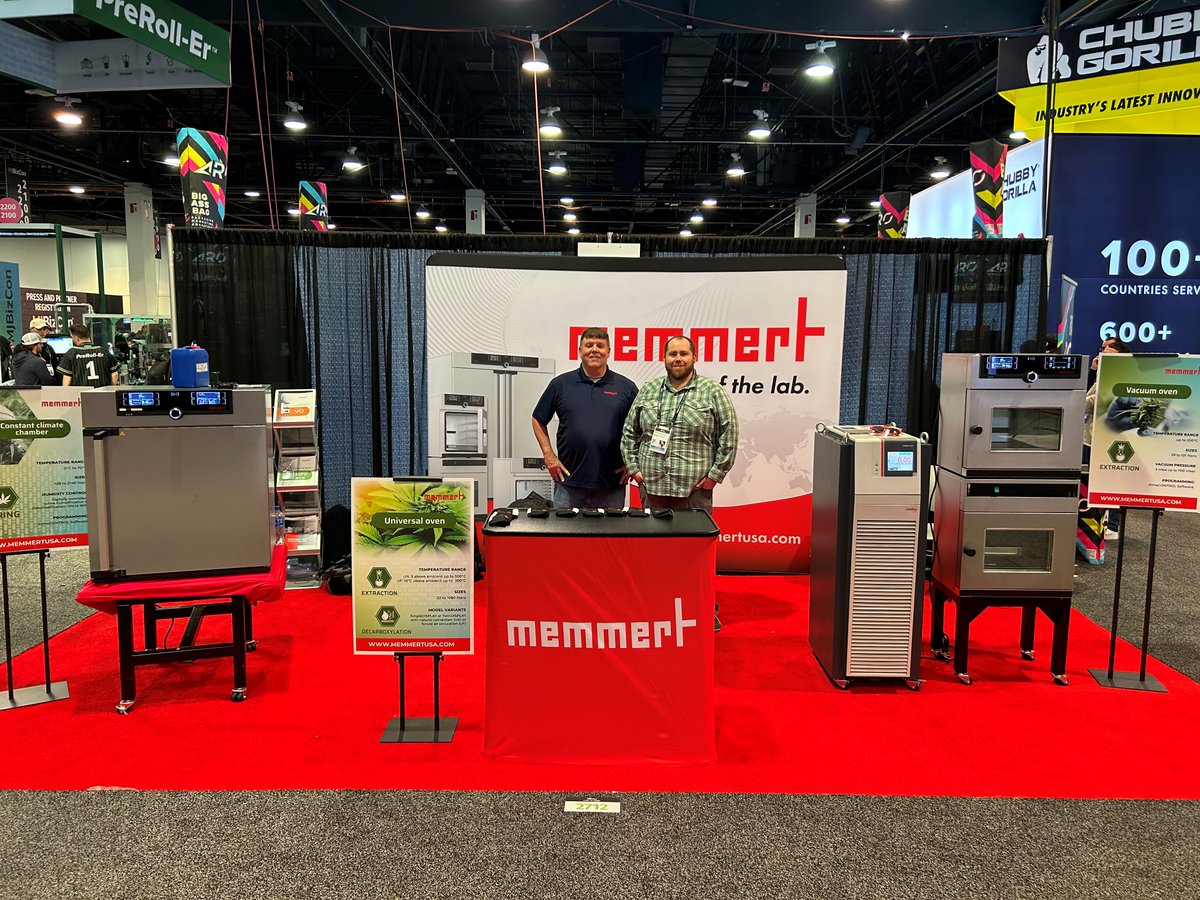 memmertusa's tweet photo. Today is Day 2 of #mjbizcon! Dennis Spurlock and KC Spaight of Memmert USA are ready to connect with you. Stop by booth #2712 to see Memmert USA and Julabo USA chambers. 🔥❄️🌡️ https://t.co/ZbjFCUqTuE