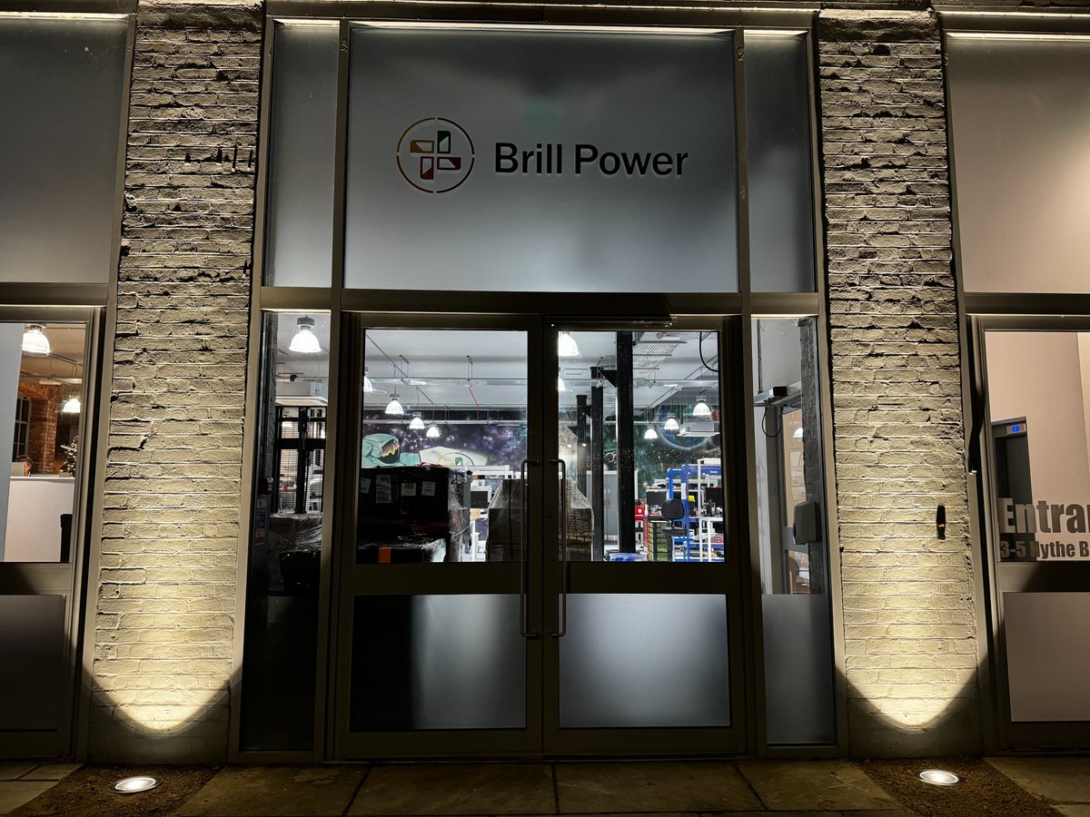 BrillPower's tweet photo. The days are still drawing in in #Oxford and our new office is looking very theatrical in the dark!
Let there be light! 📷🎭🔋🌔
Photo credit @realGarethP
#batterymanagementsystems #BMS #energystorage #electricvehicles #EVs #engineering #solar #wind
https://t.co/QQGTOKoYpx https://t.co/8YsDdYdLOL