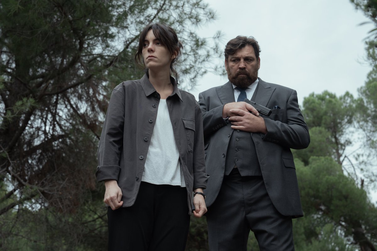 JuanGomezJurado's tweet photo. Antonia Scott (Vicky Luengo) y Jon Gutiérrez (Hovik Keuchkerian) en plena investigación. #ReinaRoja https://t.co/Ttr86dSXaa