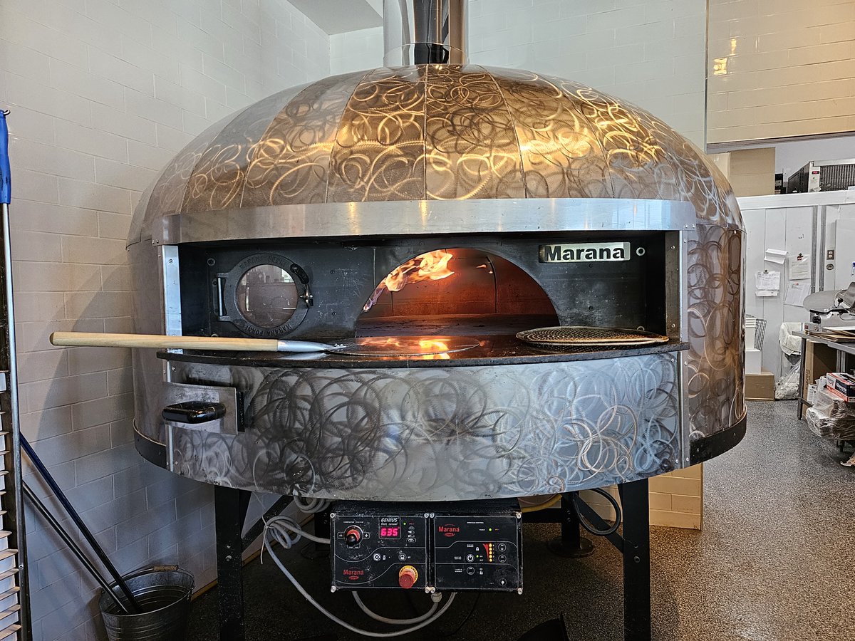 carve_real's tweet photo. Licensed pizza franchise in downtown Leamington in a prime location. annually.
Looking for other great opportunities? Visit https://t.co/1C9BgVa7Yd to find out more.
#carverealestate #businessbroker #franchisebroker #restaurantexperts #hospitalityrealestate #restaurantrebranding https://t.co/Y2pqjD89Zx
