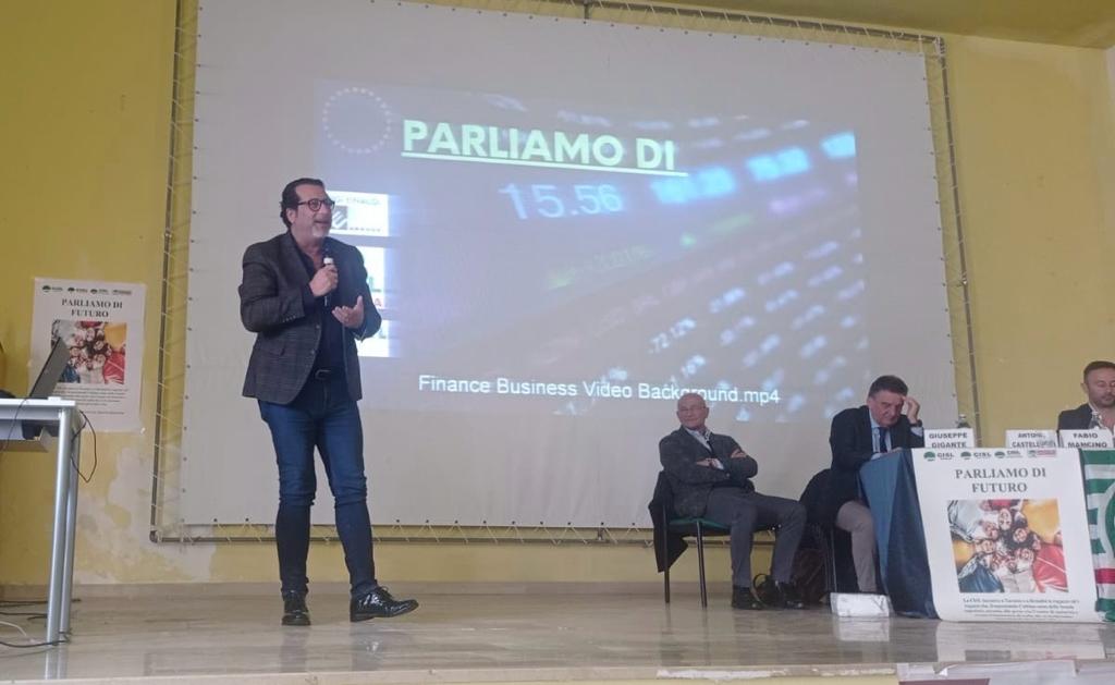 CislPuglia's tweet photo. Iniziativa "Parliamo di futuro" a Manduria studenti I.I.S.S. "L. Einaudi", @CastellucciAnto: Su #sicurezza #lavoro #futuro riteniamo necessario partire dall’approccio didattico-scolastico. In questo nostro percorso vogliamo rendere veri protagonisti i #giovani https://t.co/iq63dcpL7T