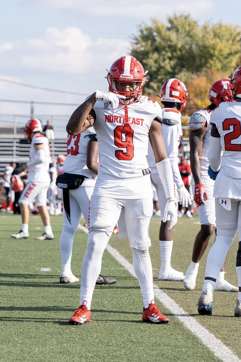 Alhamdulillah beyond blessed to be selected as part of the 6A ALL PUBLIC TEAM <a href="/NEVikingsFB/">Northeast Football Alumni</a> <a href="/HennigarFundInc/">Ryan Nase</a> @PRZPAvic <a href="/EdOBrienCFB/">EdOBrienCFB</a> <a href="/PAPrepsRivals/">PA Preps</a>