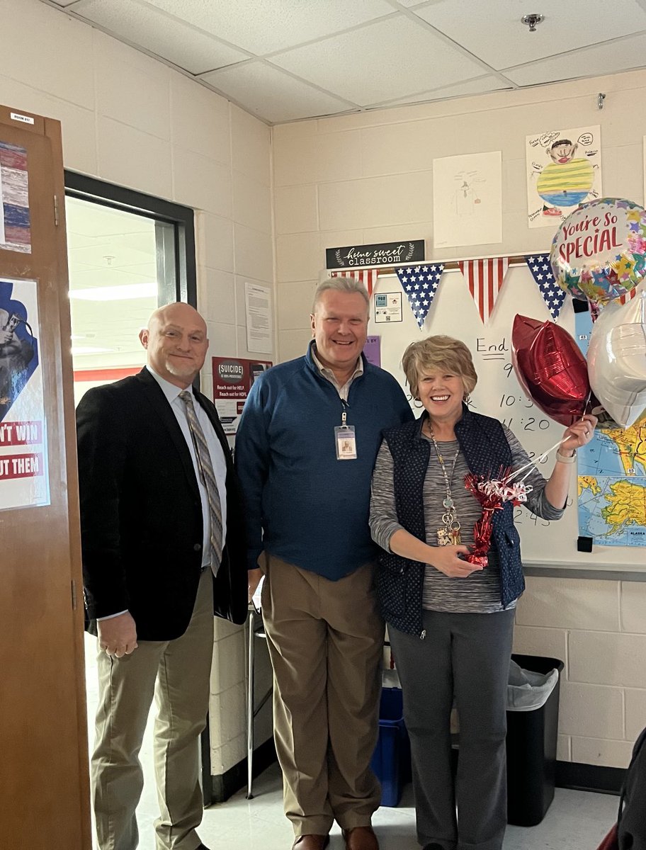 Congratulations to Karen Norton our high school District Teacher of the Year! ⁦<a href="/WCDE_TN/">WashingtonCoSch TN</a>⁩