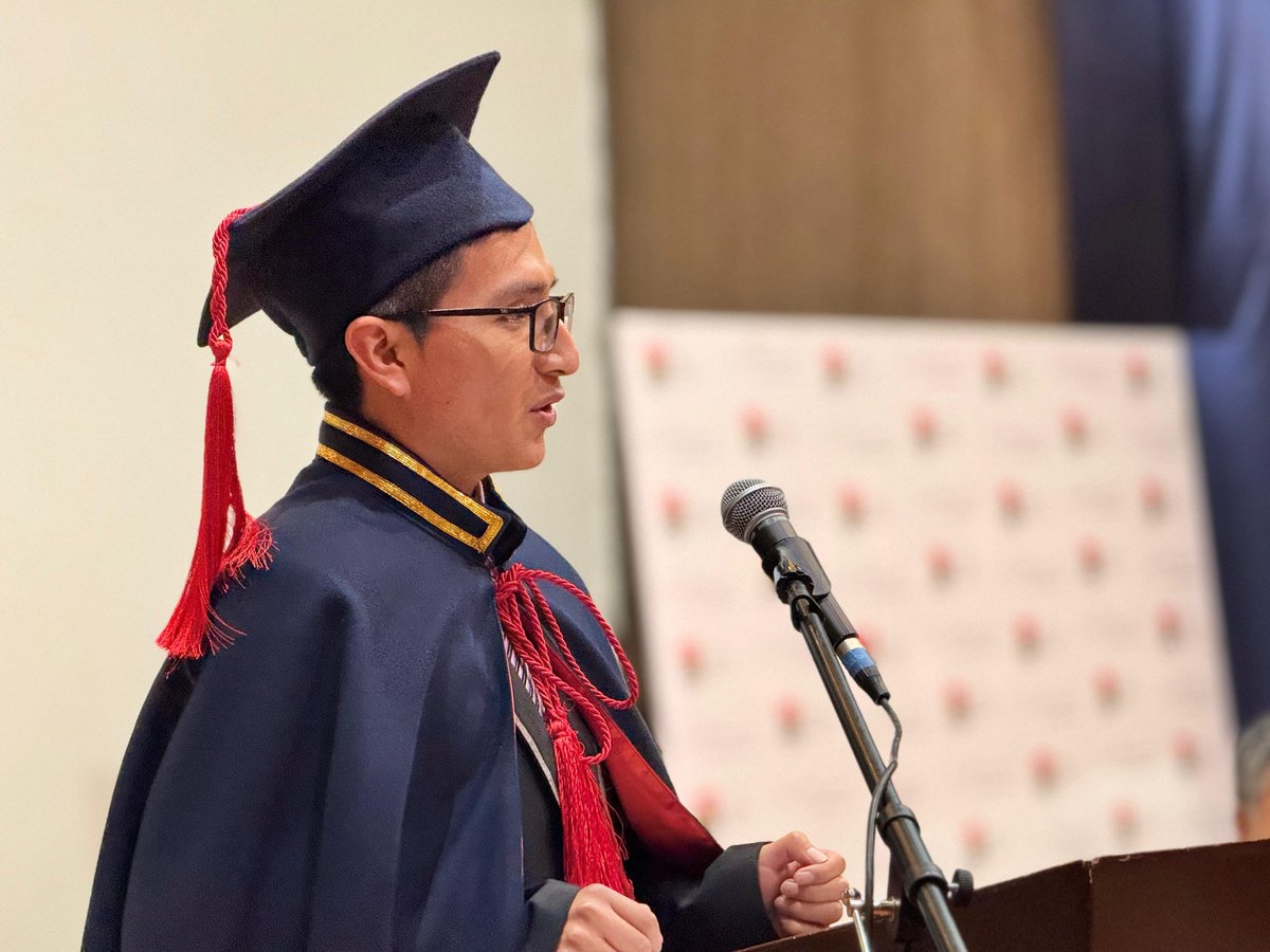 EPNEcuador's tweet photo. 🎓#GradosEPN | 🗣️Jhon Jairo Chiliquinga, mejor graduado de la promoción, manifestó: "Quiero felicitar a quienes están hoy aquí (...) Los años que parecían interminables se acabaron (...) Prepárate, mundo, porque aquí te enfrentas a la mejor generación que el país ha conocido. ¡Felicidades, clase 2023!"
#OrgulloPolitécnico🦉