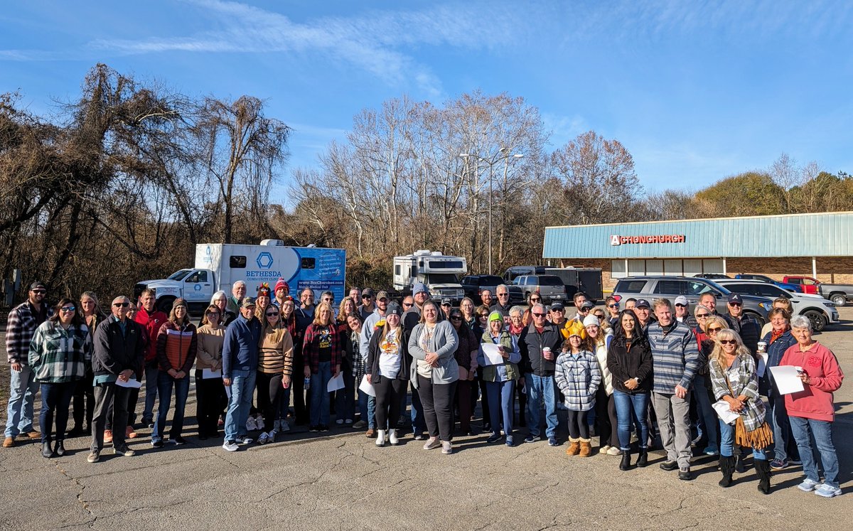 Cherokee_GA's tweet photo. A huge thank you to our Cherokee County Senior Services staff who, in partnership with Action Church, delivered over 350 meals last Thursday to local seniors in need! #CherokeeGA #CherokeeCounty https://t.co/PHQDlGEh10