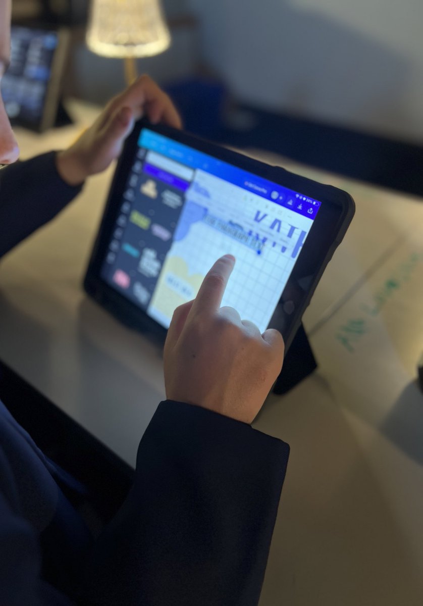 Miss Smith tweet media