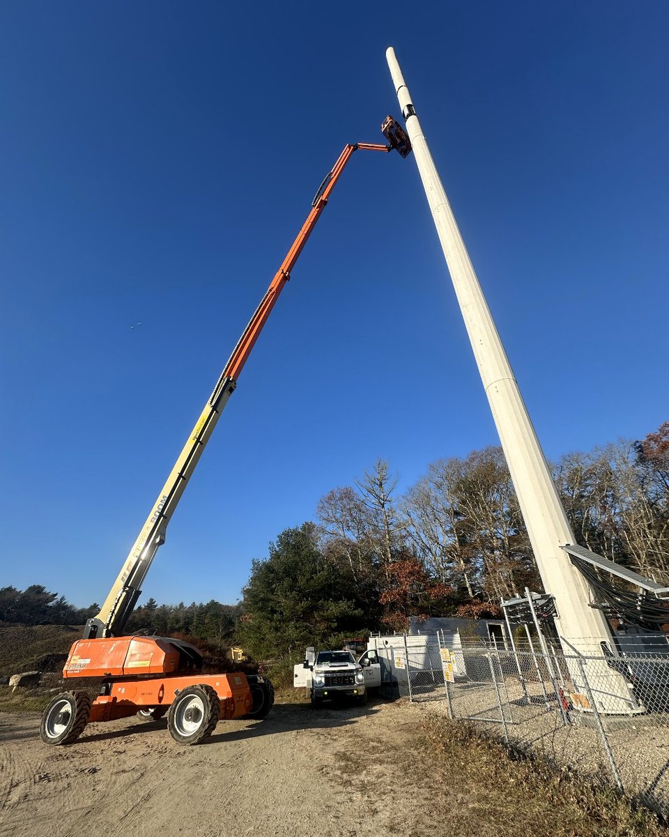We're on the job at a stealth pole install in Dartmouth, MA for one of our premier network clients. This cell tower will provide additional wireless coverage to the area, improving day-to-day communications and #keepingyouconnected. 

#TCIviews #wirelessconstruction