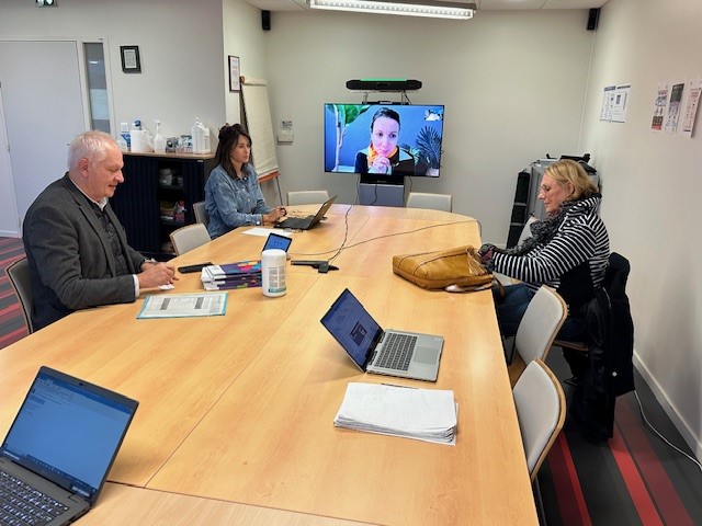 morinars's tweet photo. Rencontre @arsbfc @CoipletJj  avec la présidente #URAF-BFC Françoise Plassard . Renforcement de la coopération en précarité, dépistage, prévention démocratie sanitaire, aidants... https://t.co/Dyc41aykuL
