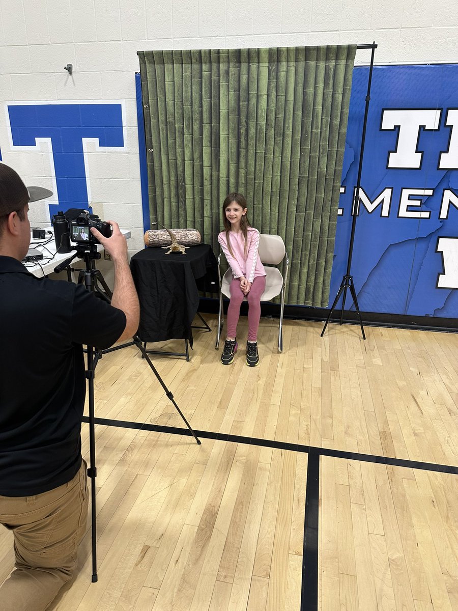 TWS_PBIS's tweet photo. Students that were a part of the HIT 10 groups during the first nine weeks, got a picture with a breaded dragon! @west_elem 📸🐾 https://t.co/GJPHb9X0AD