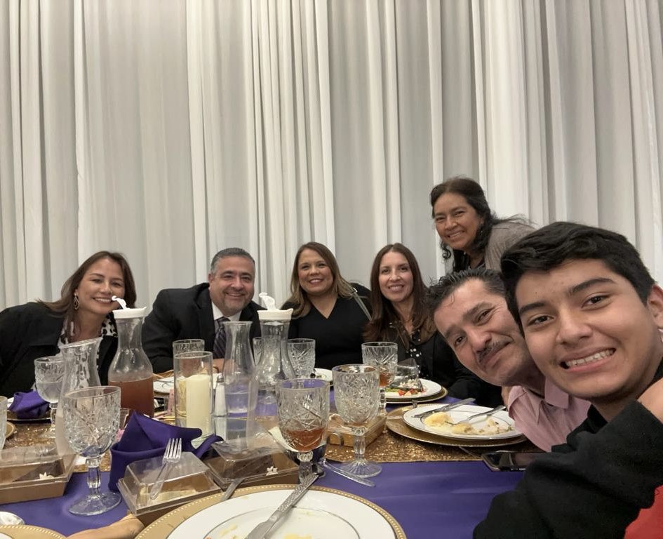 NormaBarbosa519's tweet photo. Tiempo agradable!!
#cena #premiacion #mchi💜#voleibol🏐 #mcallen #tx #mchivolleyball #awardsbanquet @McallenHigh 💜👏🏐🥳 https://t.co/autXrQz2ch