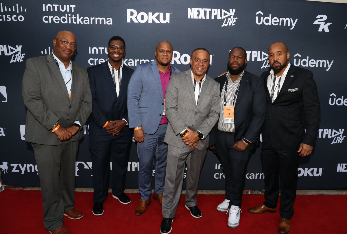 Nextplay_LIVE's tweet photo. Nextplay LIVE In Living Color guests included Nextplay LIVE Connect Community members, event sponsor partners, event experience partners, executive leaders from tech, sports, entertainment, Olympic gold medalists now tech founders/leaders, celebrity host &amp; more! https://t.co/3dZMQ9MfSL