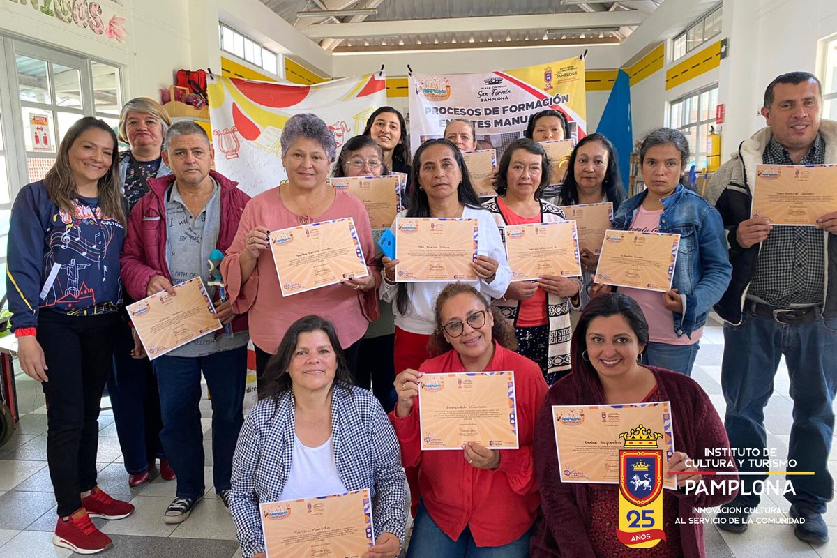 ictpcultural's tweet image. Entrega de certificación a nuestros estudiantes del proceso de formación de Artes Manuales.