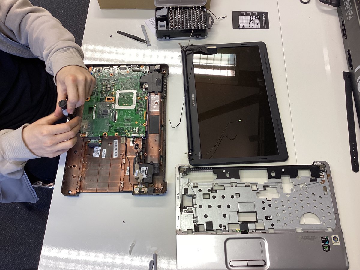 This week in IT, Cambridge School students took apart some laptops (kindly donated by IT Solutions St ives) to learn about what parts are included in a computer and how they work.

#itcourse #computerstudies #education #alternativeprovision