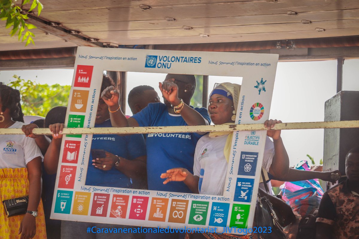 SPiwili's tweet photo. Journée Internationale du Volontariat.Une caravane s'est déroulée ce matin à Kara, ville située à 420 km au nord de Lomé. La caravane a continué cet après-midi à Sokodé ville située au centre du Togo à environ 340 km de Lomé.
#SiToutLeMondeLeFaisait
#JIV2023
#UNVTOGO https://t.co/T00eof61bq
