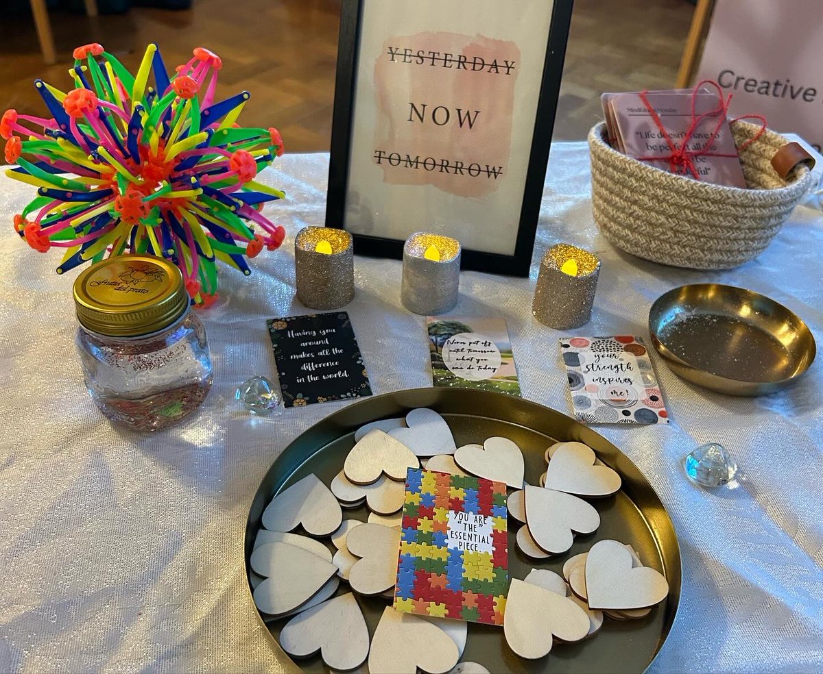 LINC_programme's tweet photo. Leesa Flanagan from @Manymindfulways brought the magic of mindfulness to the LINC team today, emphasizing its crucial role in the Early Years. 

A transformative workshop that left the team refreshed, refocused, and inspired. 

#MindfulnessInEarlyYears #EarlyYearsWellness https://t.co/LFYD3riqrC