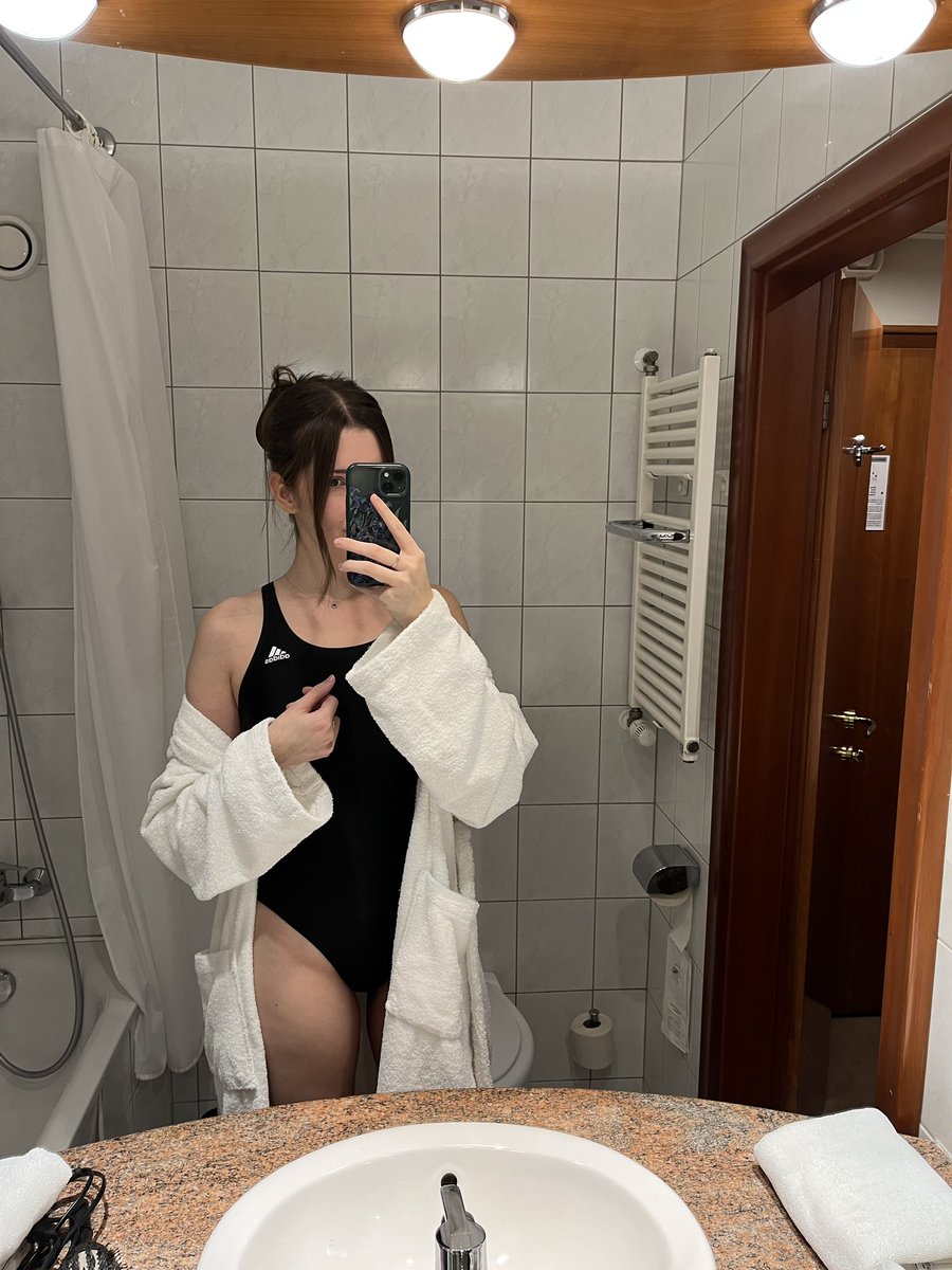 ClementineRules's tweet photo. I am going to pamper myself in the spa this week and you are paying for it 💅
Approach and make me happy 💕
25 € manicure
30 € pedicure
#findom #paypig #paypiggies #paypiggieswanted #feet #FeetPicture #goddessfeet #goddess #pray #humanatm https://t.co/BP5vMBlAAw