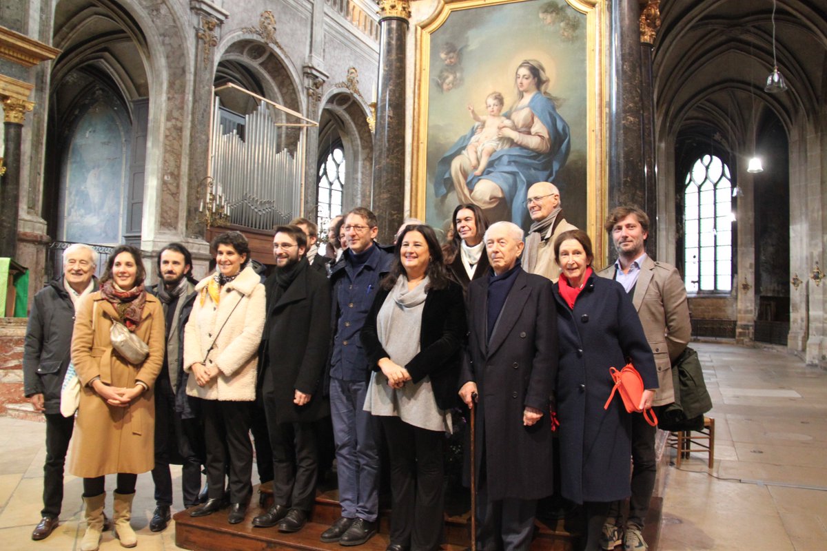 ⛪️🤩 L'église Saint-Merry est illuminée par la splendeur retrouvée des autels du transept et des tableaux de Van Loo, Vien l'Ainé, Robert de Seri et Clément Belle, raccrochés après restauration.