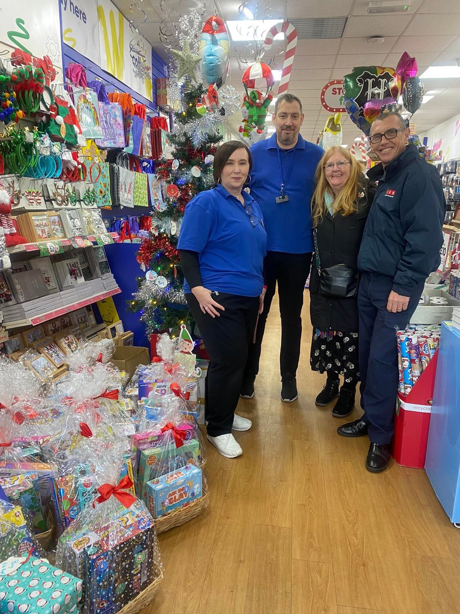 Very proud of our businesses #workingtogether

Donations from ECS Systems Ltd and hampers created by The Works Sidcup for London Fire Brigade giving locally at #christmas

#sidcup #thumbsupsidcup #giving