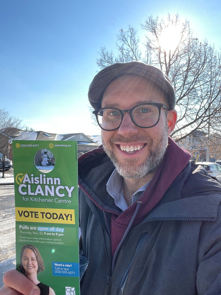 AislinnClancyKC's tweet photo. Friends out on the doors ๐ #onpoli #kitcen #KitchenerCentre https://t.co/GcGbQrG5PH