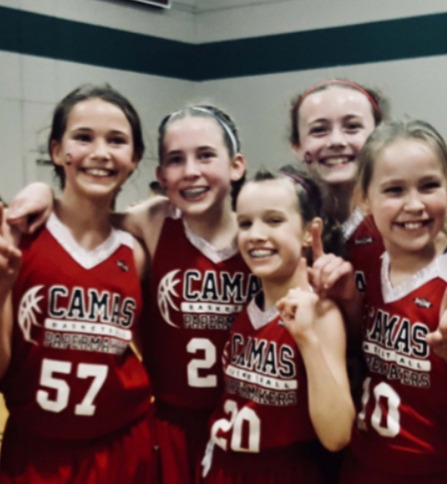 lisa_onlygirl's tweet image. I spy some @PapermakersWBB girlies! Let’s get some…#alwaysbasketball #juniorprogram #rollmakers