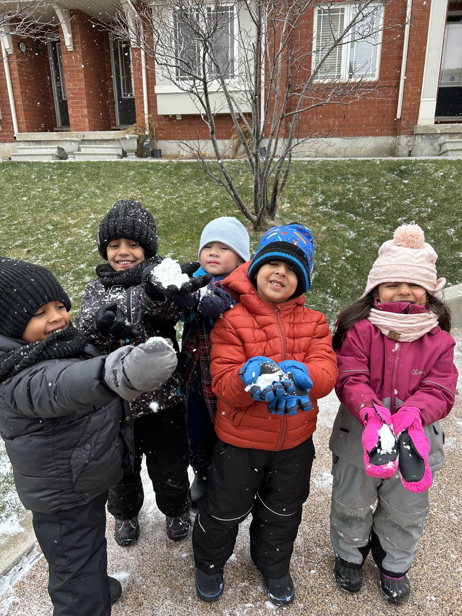 KinderKollegePS's tweet photo. The first snowfall (even if it’s just a light dusting) is always “snow” much fun! ❄️  #firstsnow #firstsnowfall #firstsnowoftheyear #firstsnowoftheseason #snowmuchfun #snowmuchfun❄️ #recess #recessfun #recessfuninthesnow https://t.co/RGtTA1TtUL