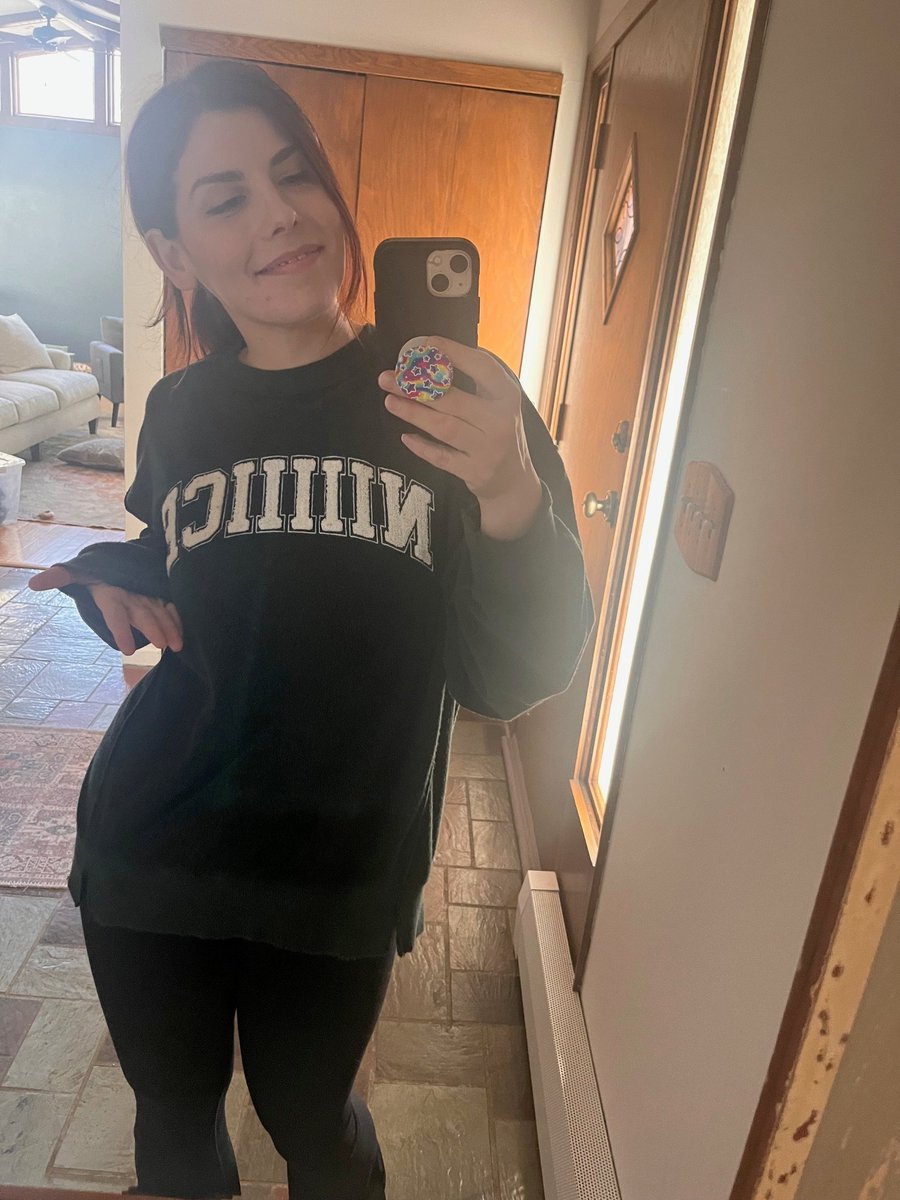 I'm live. Want to introduce my puppy! Niiiiice. :)