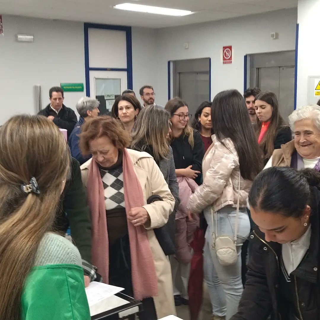 Va a dar comienzo nuestro acto de celebración del Día Internacional del Voluntariado en la sede de la @ONCE_oficial con la colaboración de voluntarios de @IrlanLoreto 
#Hacemosvoluntariado
#voluntariadoandaluz
#contigovoluntariado