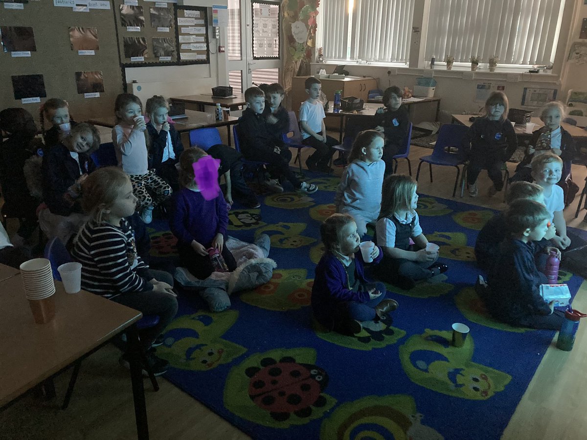 Having fun at movie night! 🍿😃 #thegrinch <a href="/GarstonCE/">GarstonCE</a>