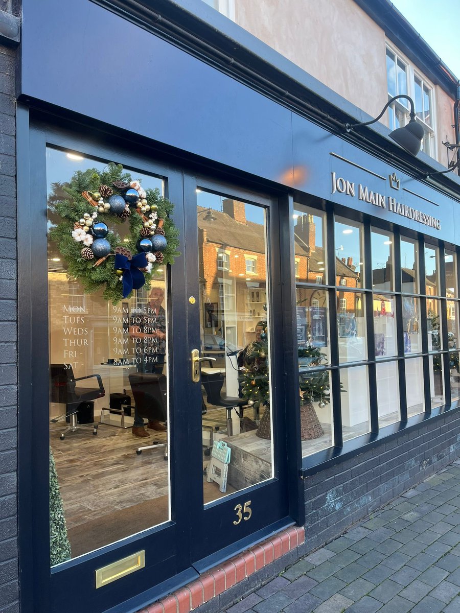 “It’s beginning to look a lot like Christmas!” 

Just LOVE ❤️ our Christmas Door Wreath by The Flower Shop Eccleshall 🎄

#christmaswreath #doorwreath #flowershop #eccleshall #jonmainhairdressing #hairsalon #christmas #supportsmallbusiness #supportlocal