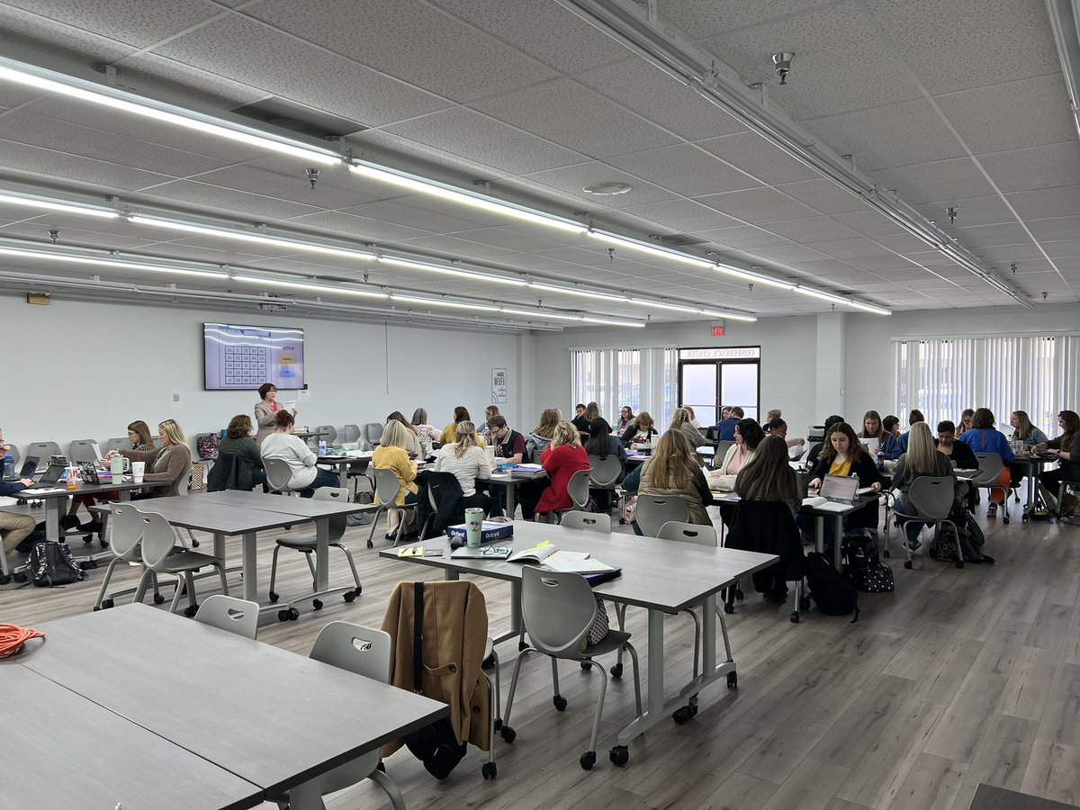Intermediate math teachers grades 3-5 are gathered in Western Kentucky to learn about fluency instruction with <a href="/JBayWilliams/">Jennifer BayWilliams</a> 

#EngageEquipEmpower #CRRSA #MathFactFluency