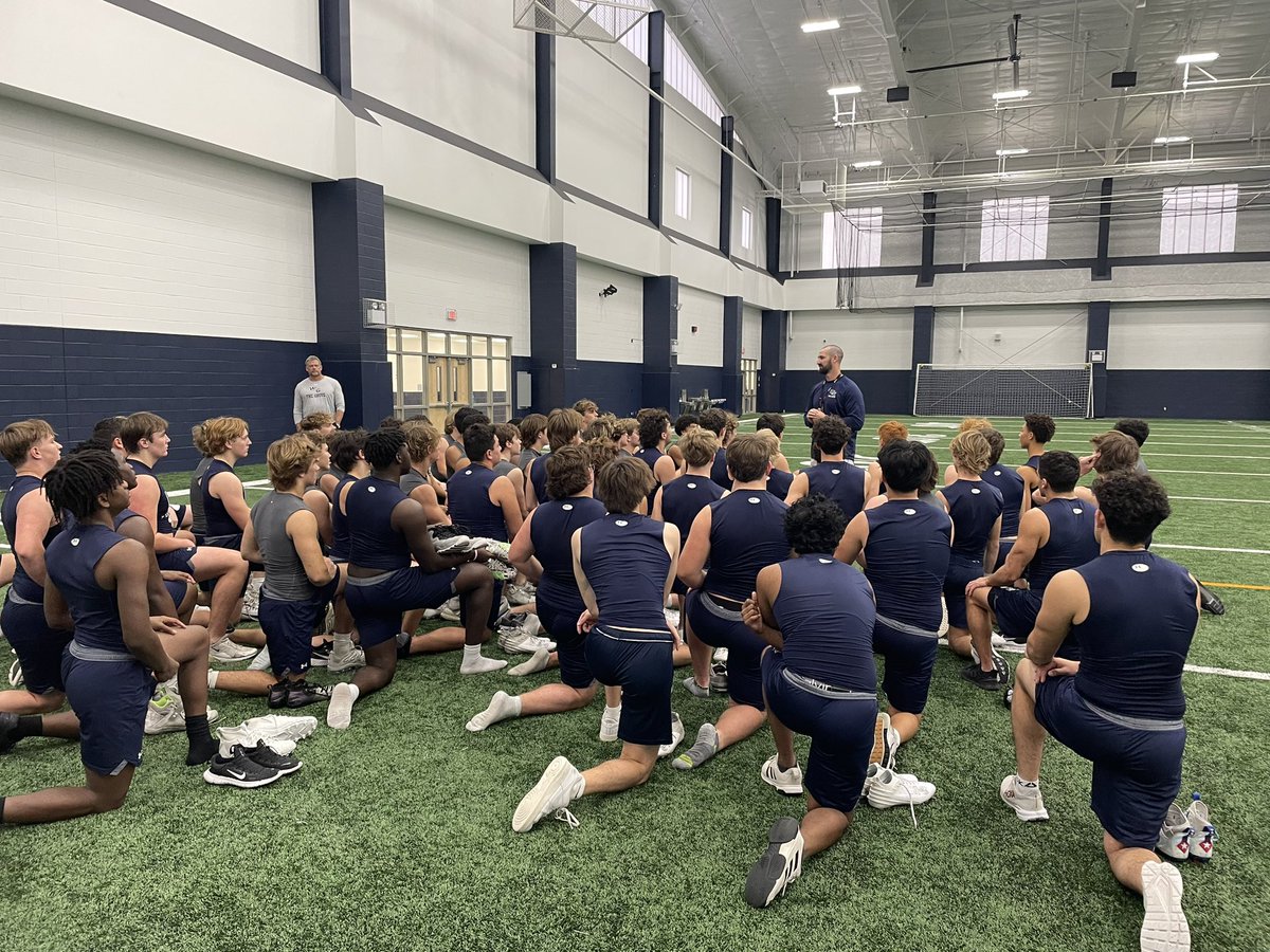 “It’s easy to show up with a competitive mindset on game day when the lights are on. What are you doing every day to compete against yourself, to become the best version of yourself? What choices are you making on the weekends to become the best version of you?”- @CoachSheltonTX