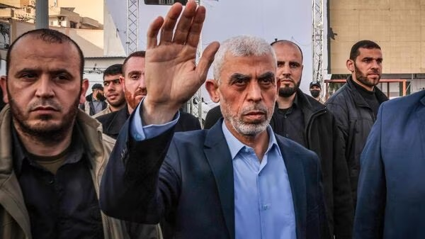 hoje_no's tweet image. Yahya Sinwar, líder do grupo terrorista palestino Hamas na Faixa de Gaza, divulgou hoje a seguinte declaração:

"O regime invasor de Israel deve estar ciente de que a ação que realizamos no dia 7 de outubro foi apenas um ensaio".

Essa declaração de Sinwar reforça declarações…