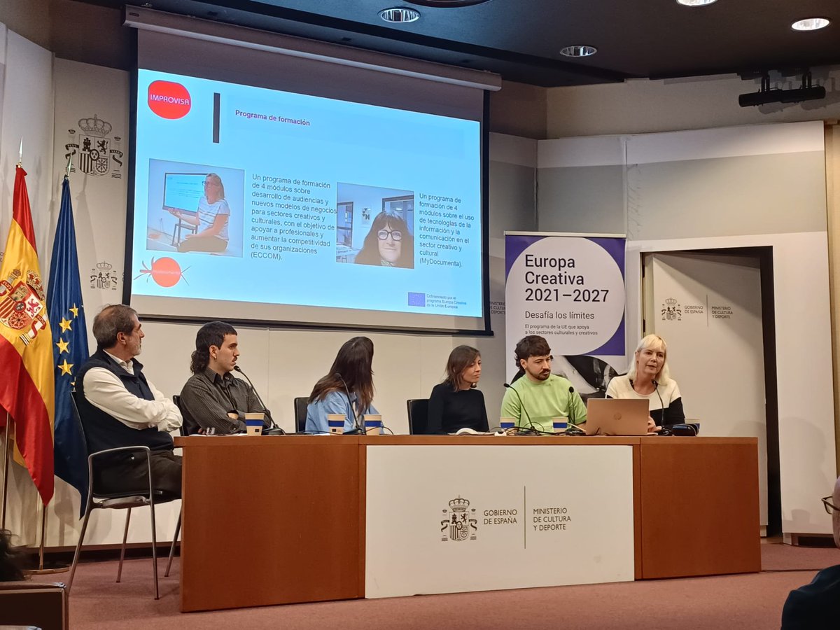 EUCreativa_ES's tweet photo. "Con #IMPROVISA quisimos ofrecer una experiencia diferente a lo que la #juventud esperaba en un #museo. El factor sorpresa y la interactividad son muy importantes con esta #audiencia".
🗨️Mirjam Hillenius, project manager de @MyDocumenta
#cultura #ICC https://t.co/iJSLt8wY5n