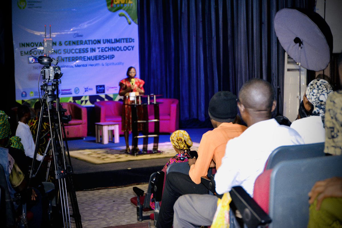 Zoe Sikemi 🤍 tweet media