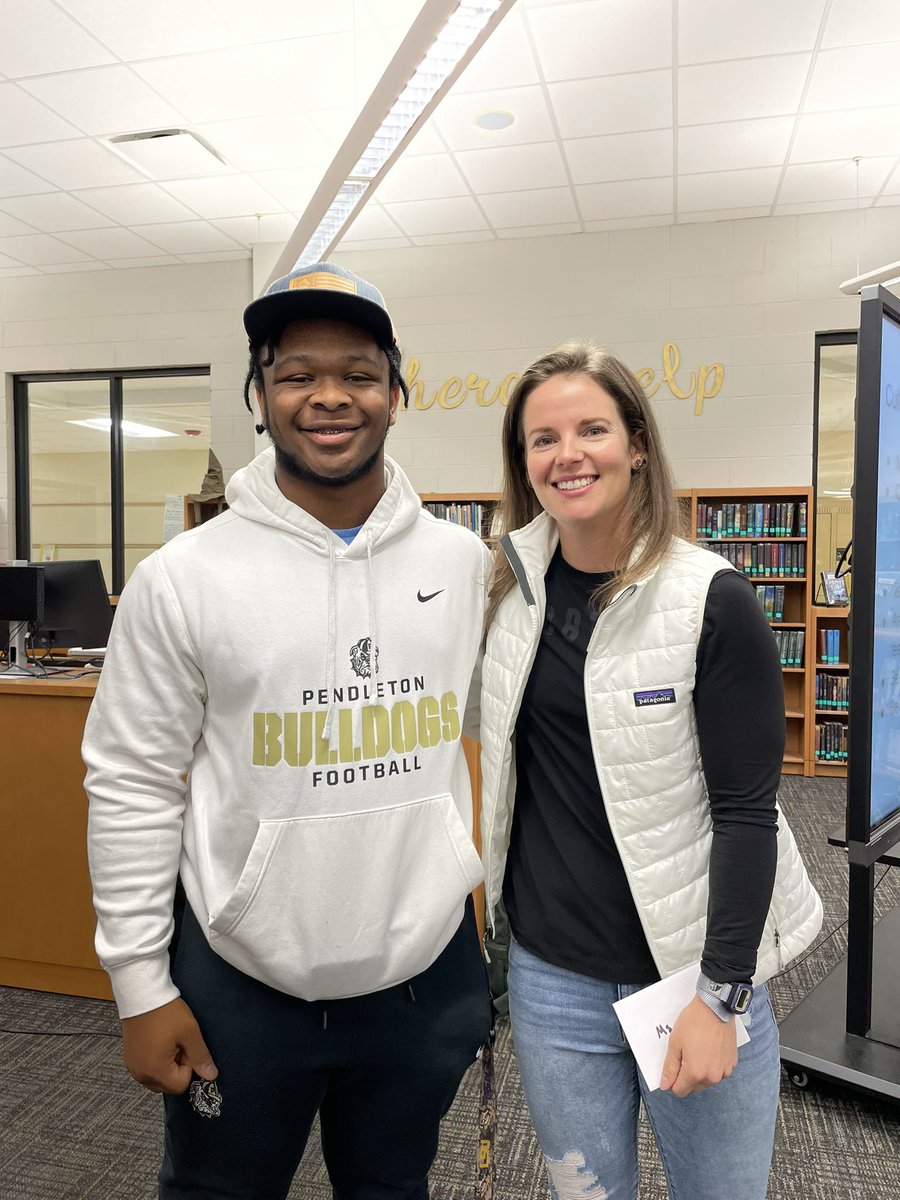 bulldogsofphs's tweet photo. It was good having former teacher/graduation coach Cameron White back on campus this morning speaking to the Captains Club! #LeadDogs https://t.co/ELJ7Z9yYPV