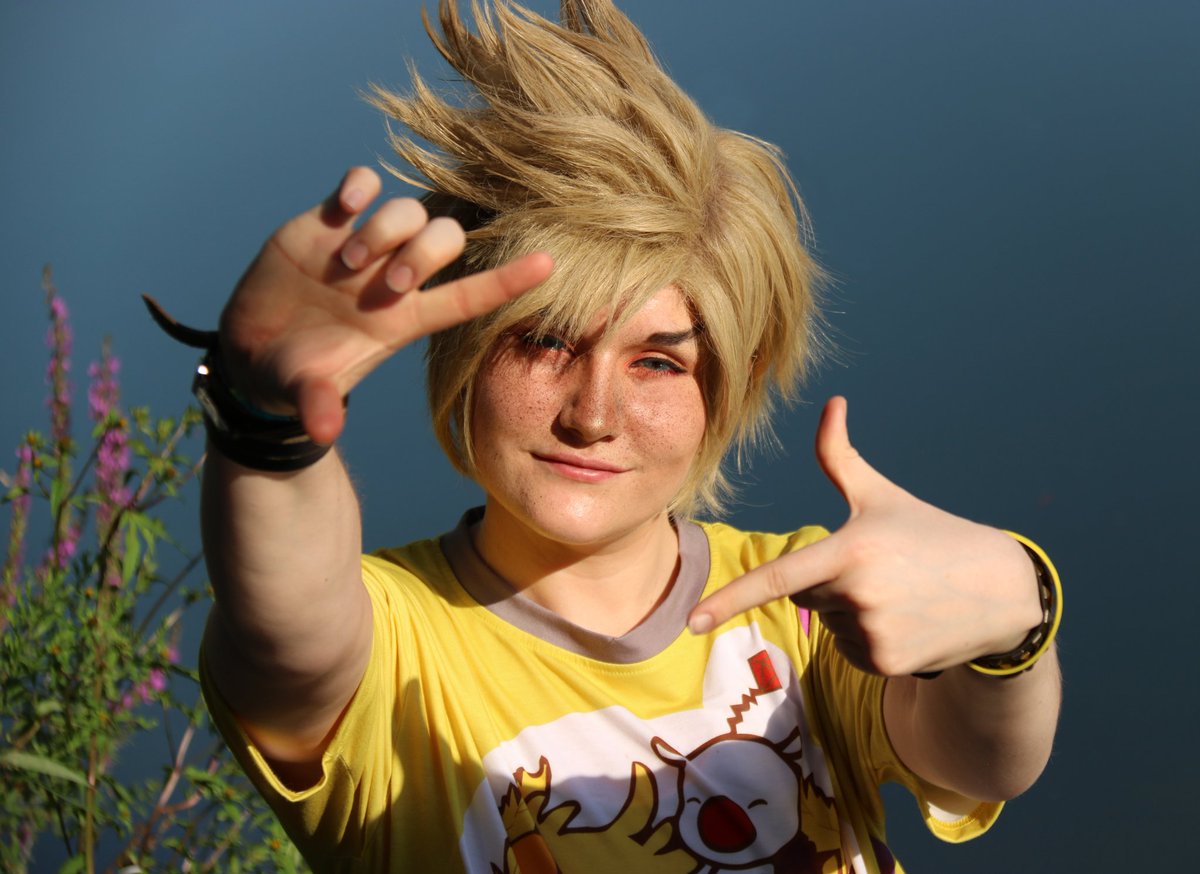 Kazeau_cosplay's tweet photo. Happy birthday #FFXV 🎉
Probably my two favorite picture of my Prompto Argentum cosplay🐥
📸 2nd picture by dark.ando
#prompto #promptoargentum #cosplay #promptocosplay https://t.co/gG0VhFVvVA