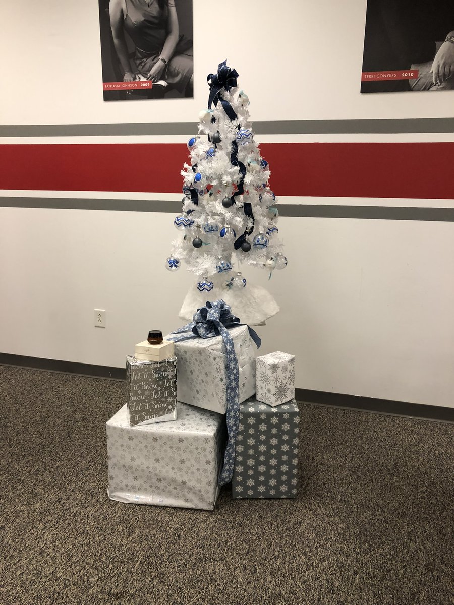 Dress for Success Triangle NC tweet media