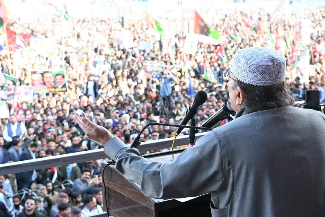 psfmansoor's tweet photo. attended PPP's 56th Foundation Day Jalsa at Queeta where President Asif Ali Zardari and Chairman PPP @BBhuttoZardari addressed to the crowd.
PSF Sindh actively participated and PSF activists enthusiastically chanted slogans Wazeer E azam Bilawal.
#PPPFoundationDayBalochistan https://t.co/gjDkK9WBAF