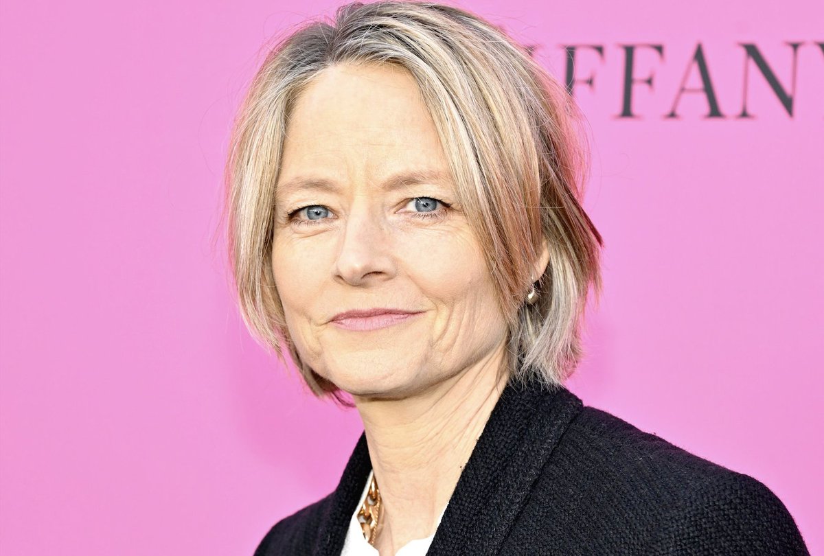 Variety's tweet photo. Jodie Foster calls superhero movies "a phase that’s lasted a little too long for me."

“Hopefully people will be sick of it soon. The good ones—like ‘Iron Man,’ ‘Black Panther,’ ‘The Matrix’—I marvel at those movies, and I’m swept up in the entertainment of it, but that’s not why I became an actor. And those movies don’t change my life. Hopefully there’ll be room for everything else.”

Read more: https://t.co/5L56M0YpRk
