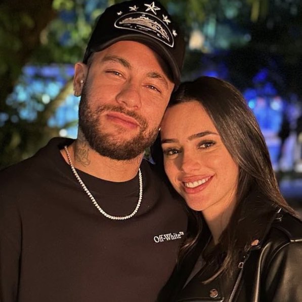 poptime's tweet photo. 🚨🚨🚨 Mais UMA conversa de Neymar no Instagram foi exposta, dessa vez o jogador fala que “não quer perder o noivado” com Bruna Biancardi:

“Repito que você é sexy e em outra ocasião teria te convidado pra São Paulo. Mas eu me importo com a Bruna.” https://t.co/JcujNm0EYT