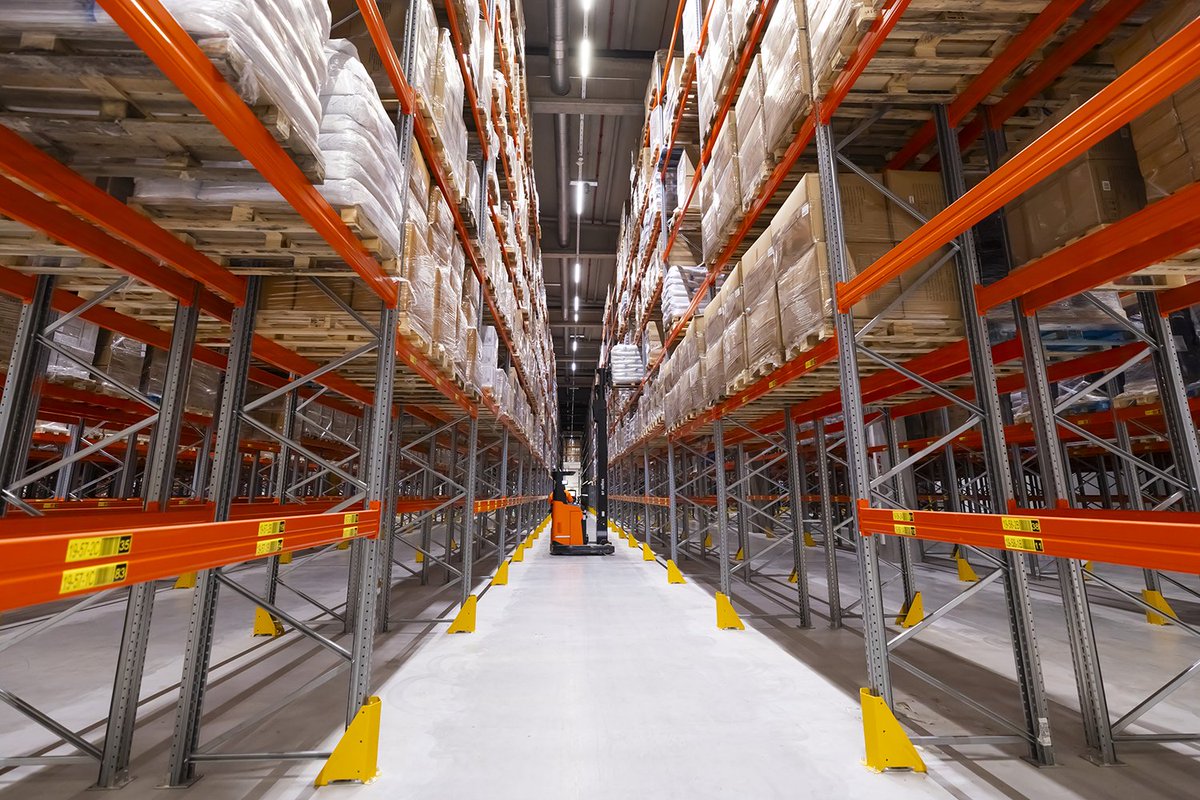 Voiko peräti kahdeksan jalkapallokentän verran modernia #logistiikka'keskusta valmistua #etuajassa ja kustannusennusteissa? Kyllä, ainakin kun me #Tokmanni'lla ja mahtavat #yhteistyö'kumppanimme laitoimme #Mäntsälä'ssä hommiin vauhtia! 👷‍♀️👷‍♂️🏗🏬🚚👌

Lue 👉 ir.tokmanni.fi/fi/news-and-me…